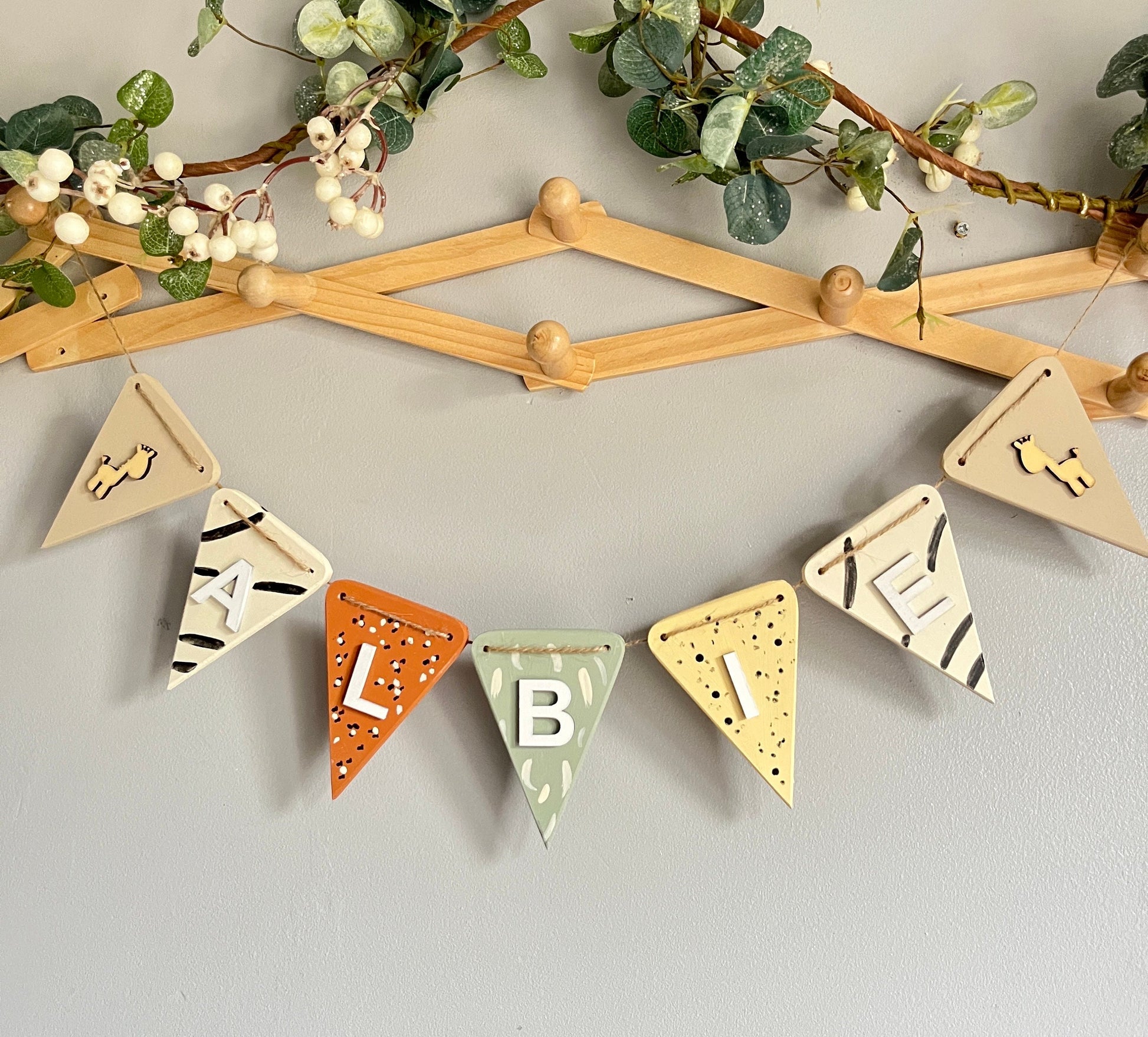 Personalised Safari Nursery Bunting: Jungle Theme Decoration,Safari nursey decor,Wooden name bunting,Kids nursery name sign