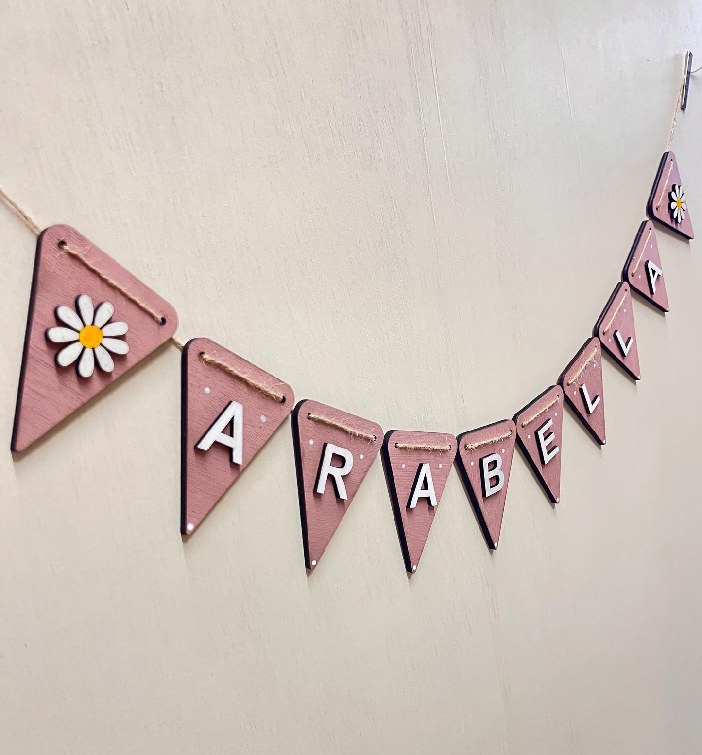 Daisy Name Bunting Personalised nursery name banner Girl bedroom decor Pastel Nursery Daisy Garland Baby Pink floral decor Flower bunting