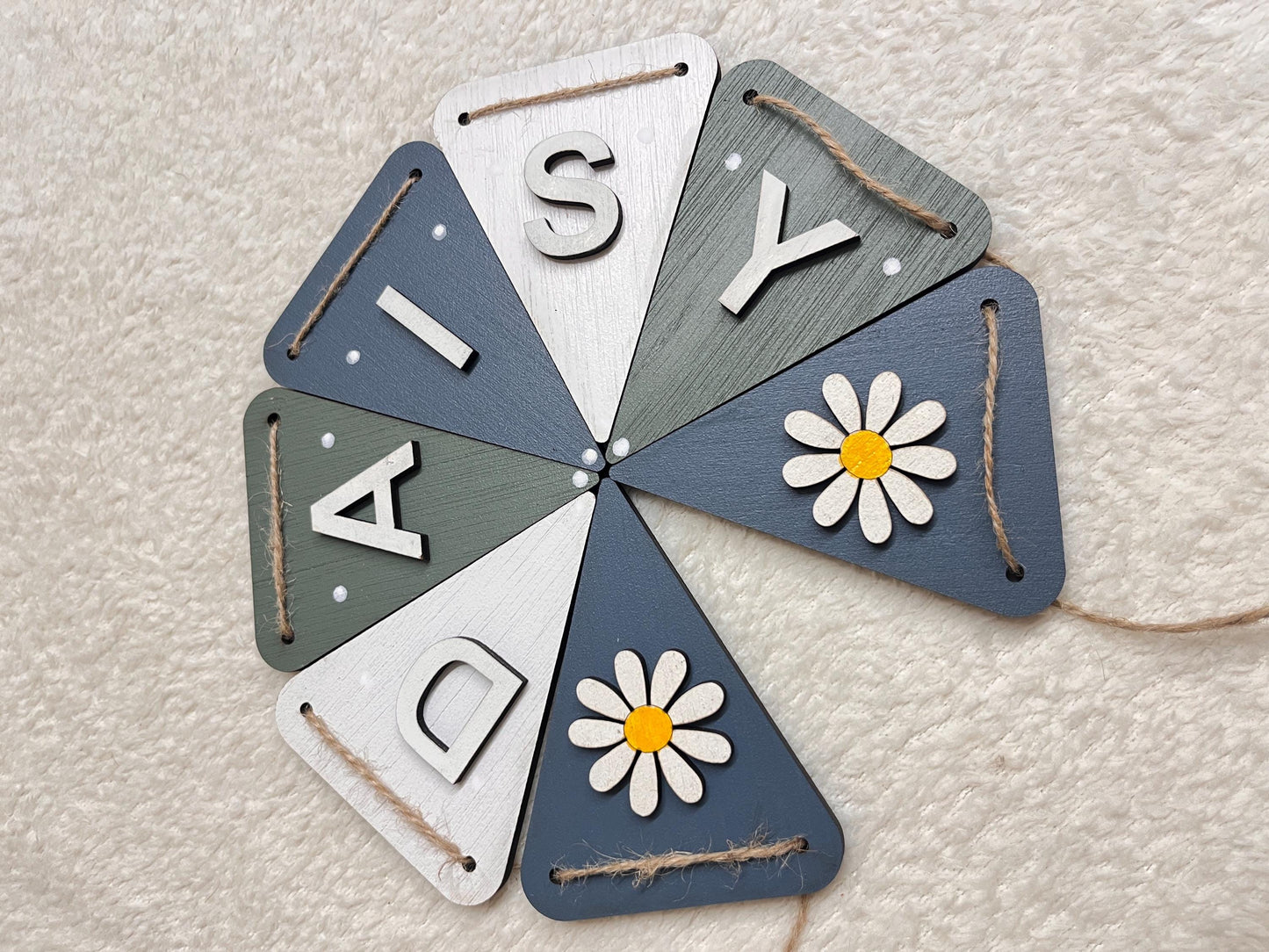 Daisy Name Bunting Personalised nursery name banner Girl bedroom decor Pastel Nursery Daisy Garland Baby Pink floral decor Flower bunting