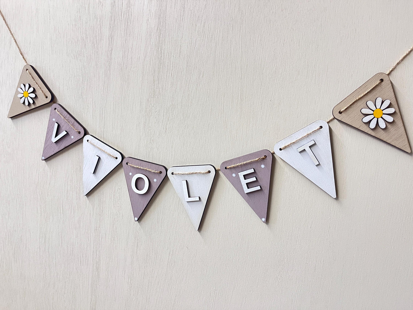 Daisy Name Bunting Personalised nursery name banner Girl bedroom decor Pastel Nursery Daisy Garland Baby Pink floral decor Flower bunting